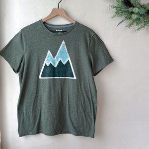 Old Navy Green Mountain Graphic Tee